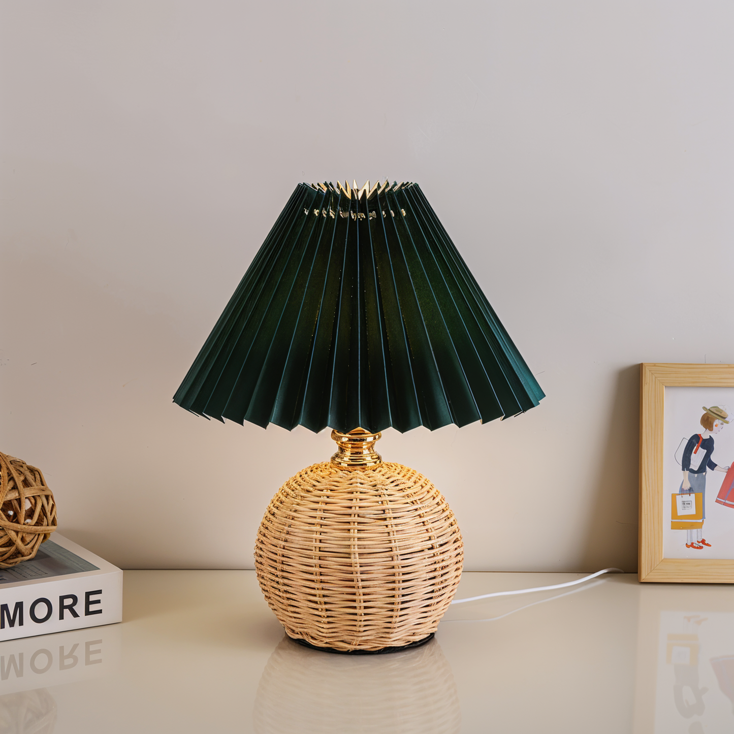 Frendorf | Brolly Plissierte Tischlampe - Retro Rattan Lampe - Konische Tischlampe