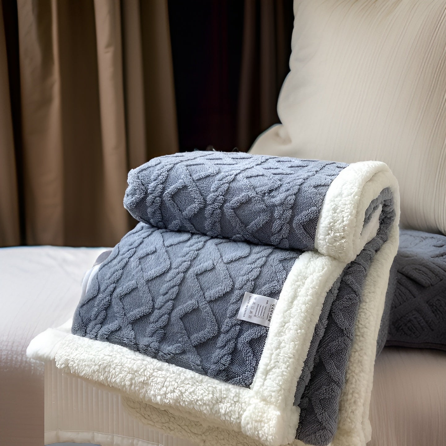 Cuddle - Doppelseitige Kuschelige  Fleecedecke für Nächtliche Wärme mit Stil