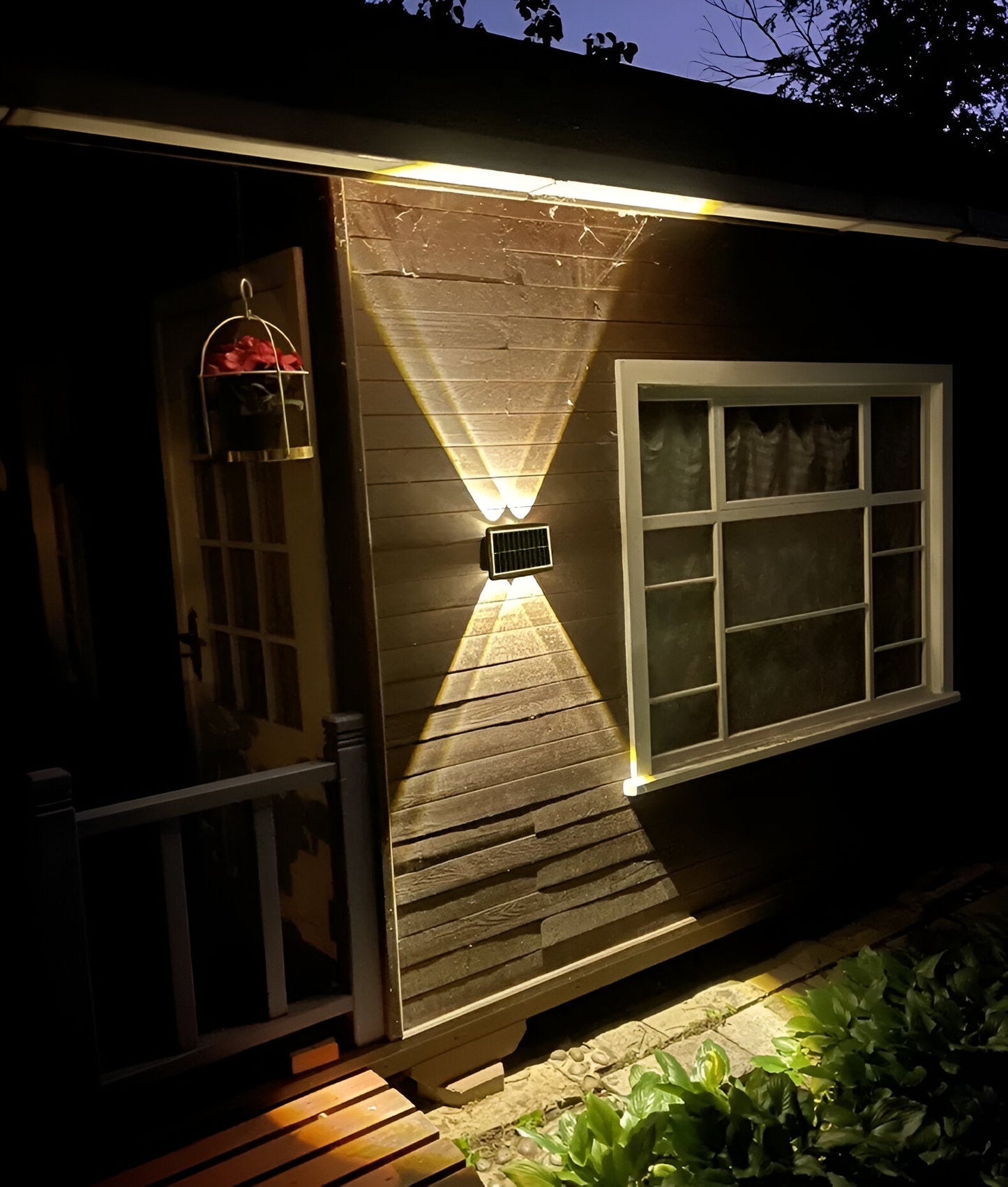 Frendorf | DualLit Gartenbeleuchtung - Wasserdichte LED Solarlampe Garten - Up & Down Außenbeleuchtung