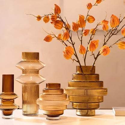 Frendorf | Elegante Amberglas-Vase - Zeitgenössisches Dekorationsstück für stilvolle Wohnräume