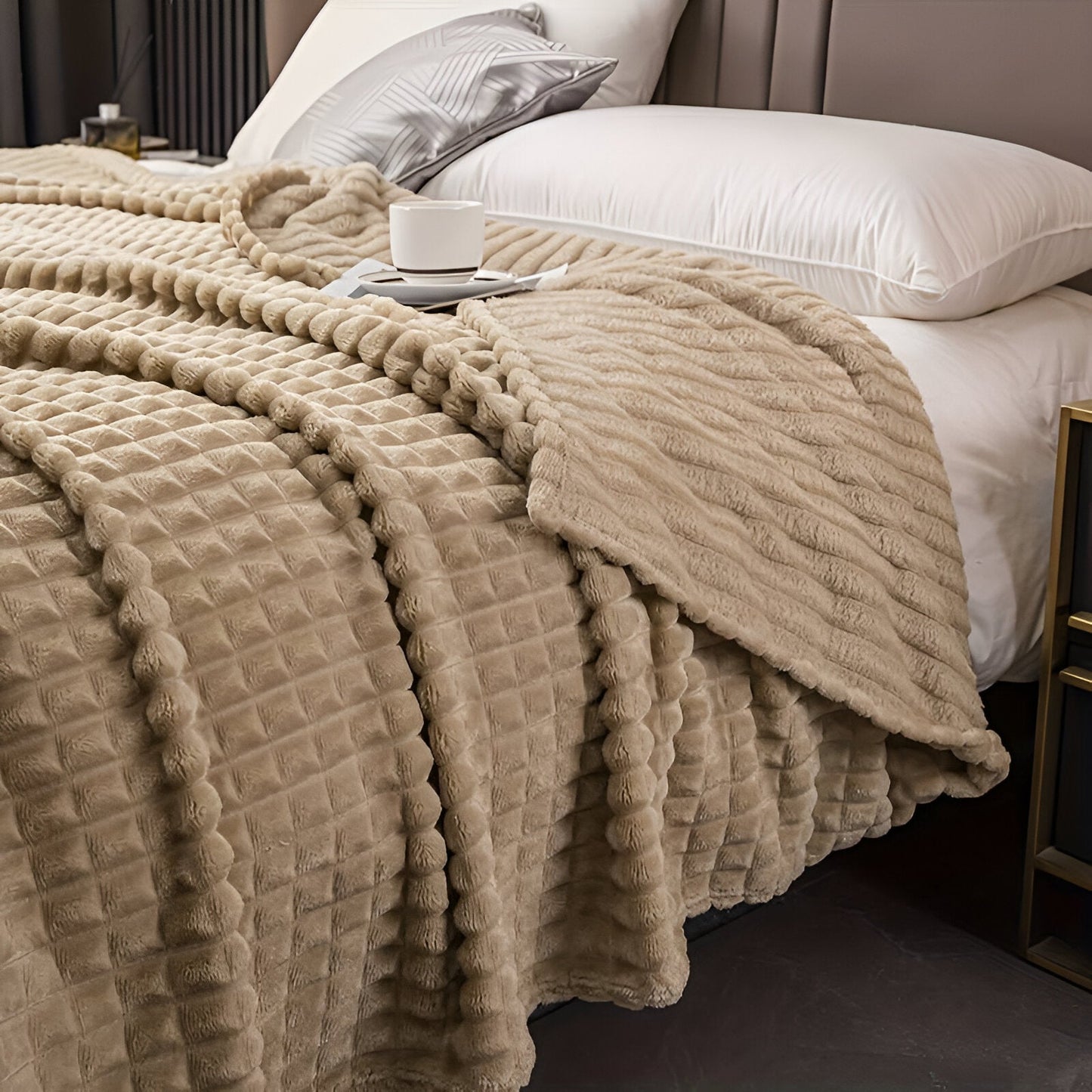 EliteWave Plaid - Ultrafluffy strukturierte korallfarbene Fleece-Decke