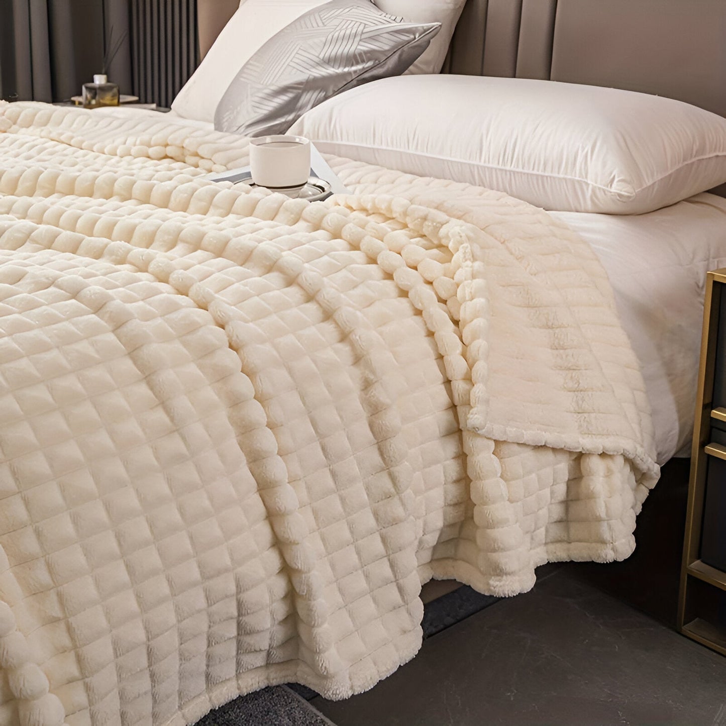 EliteWave Plaid - Ultrafluffy strukturierte korallfarbene Fleece-Decke