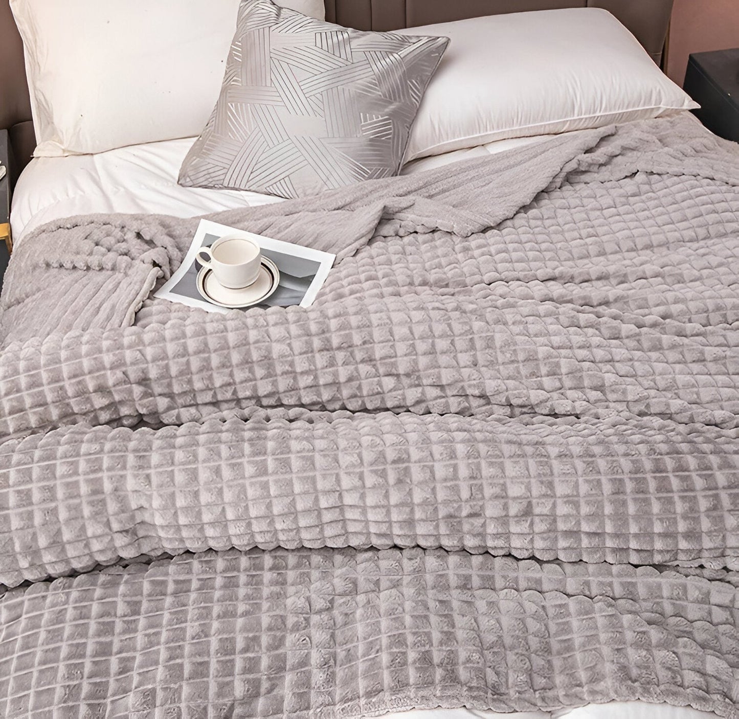 EliteWave Plaid - Ultrafluffy strukturierte korallfarbene Fleece-Decke