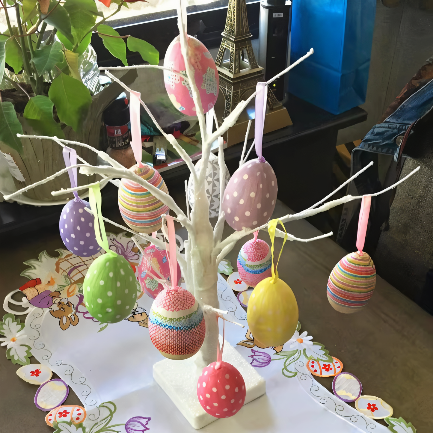 Frendorf | Faux Ostereier - 12pcs Bunte Künstliche Eier Hängende Osterdeko