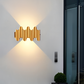 GlamWave Wandleuchte - Schwarz Gold Up Down Wandbeleuchtung - Moderne LED Wanddekoration Lampe