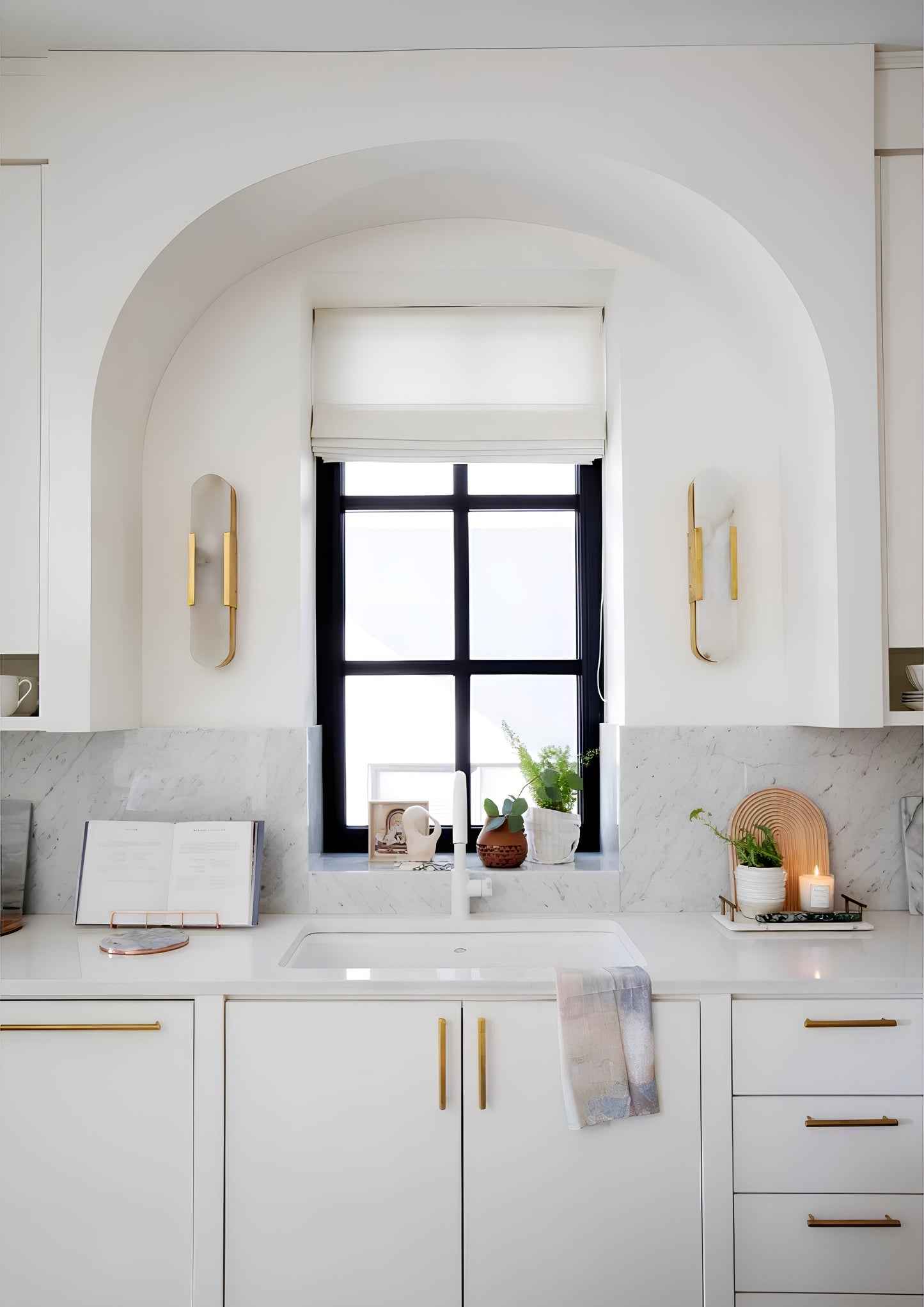 Frendorf | Lavish Alabaster Wandleuchte - Moderne Kupfer-Wandleuchte - LED-Wandleuchter