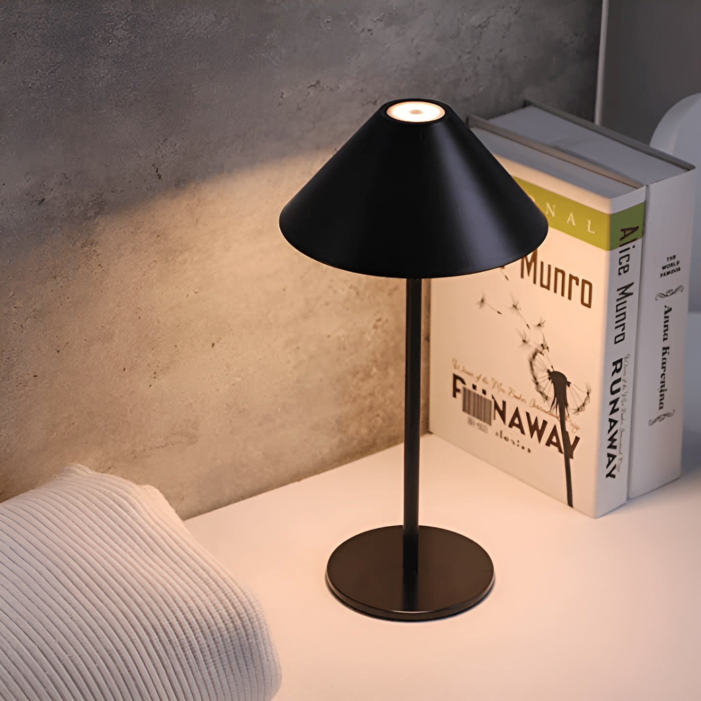 LumiLuxe - Dimmbare Nordic Cone LED-Tischleuchte mit Touch Control