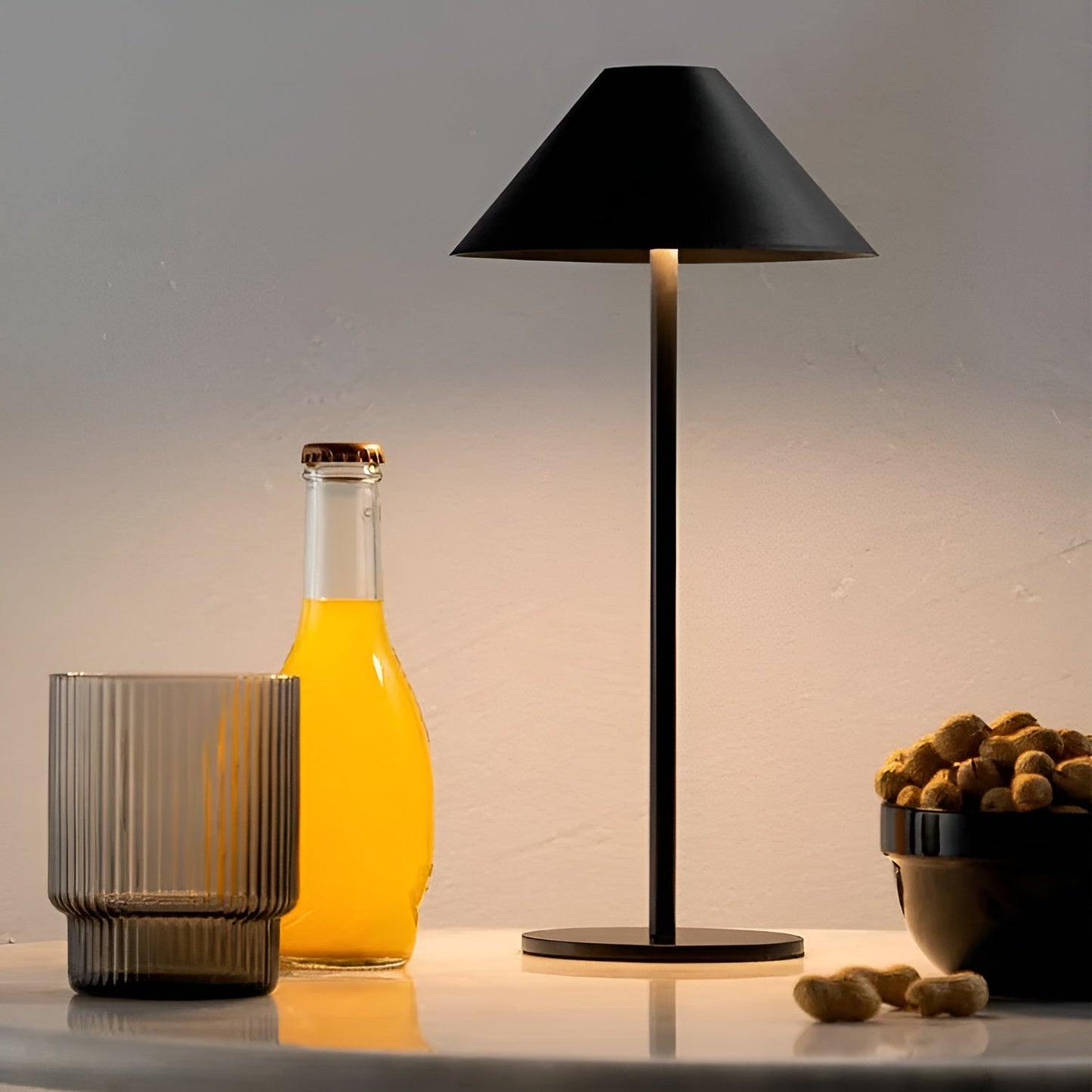 LumiLuxe - Dimmbare Nordic Cone LED-Tischleuchte mit Touch Control