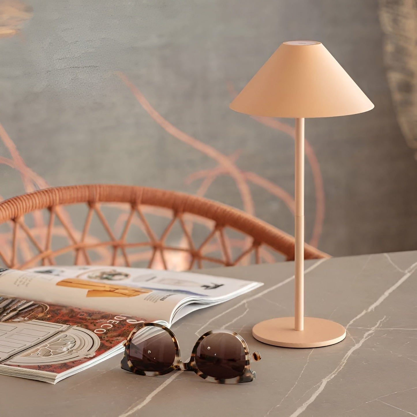 LumiLuxe - Dimmbare Nordic Cone LED-Tischleuchte mit Touch Control