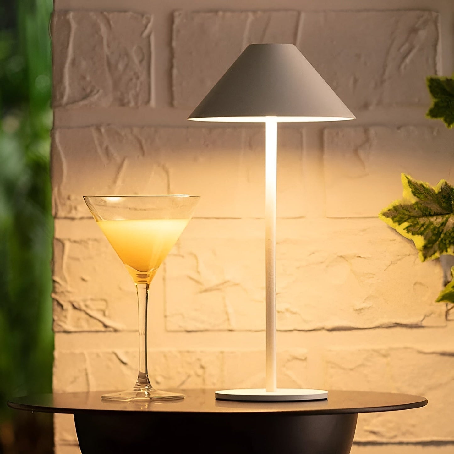 LumiLuxe - Dimmbare Nordic Cone LED-Tischleuchte mit Touch Control