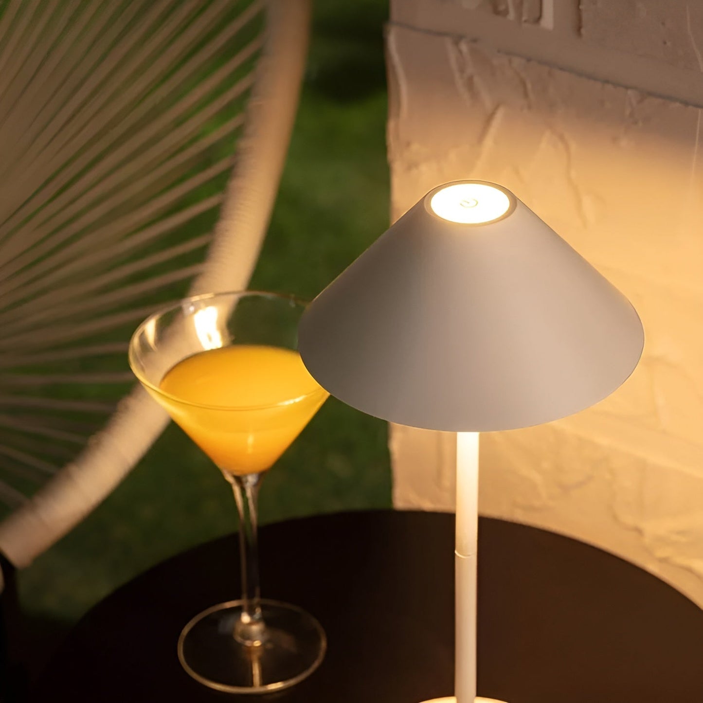 LumiLuxe - Dimmbare Nordic Cone LED-Tischleuchte mit Touch Control