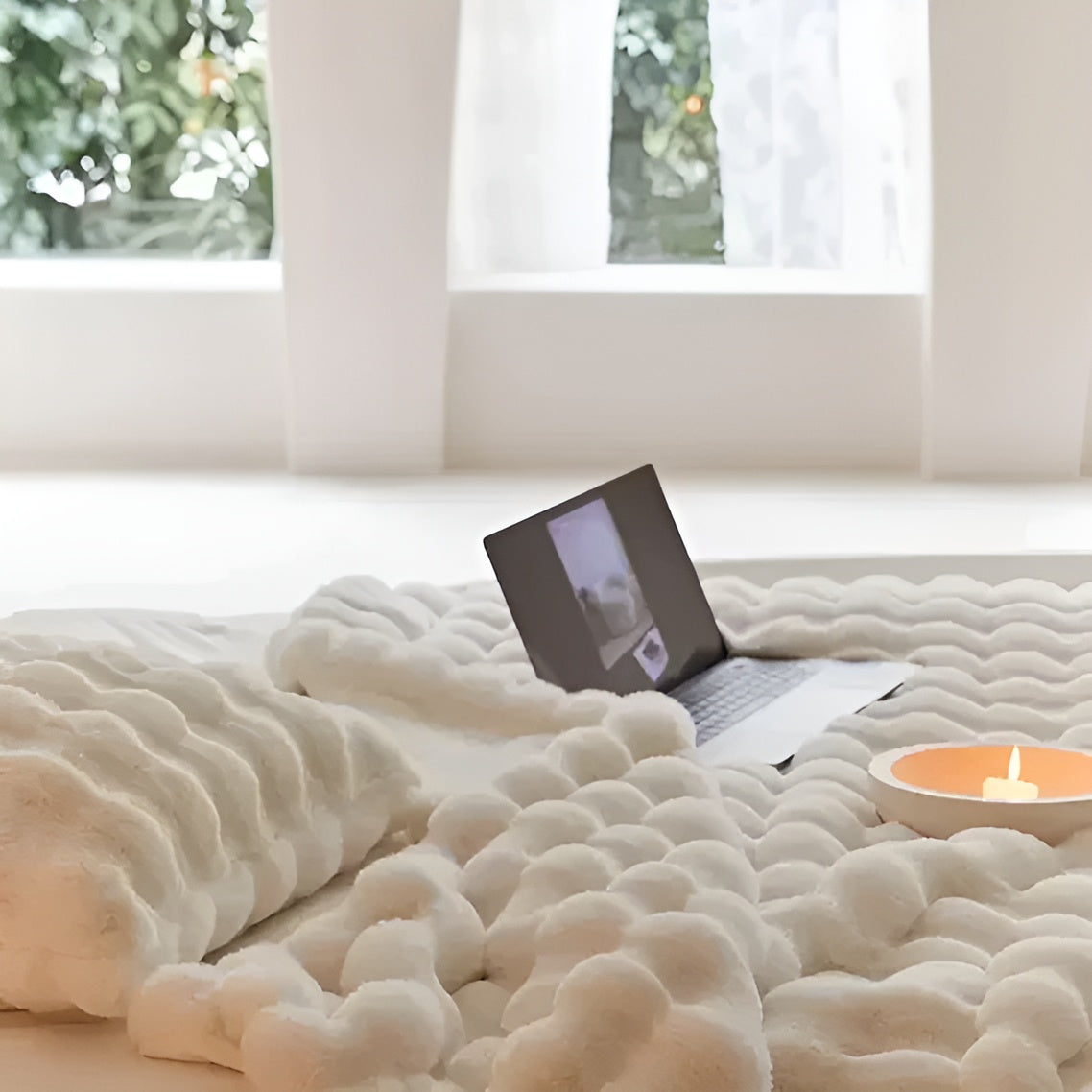 LuxeFleece - Kuschelige und elegante Wärmedecke für unterwegs Komfort