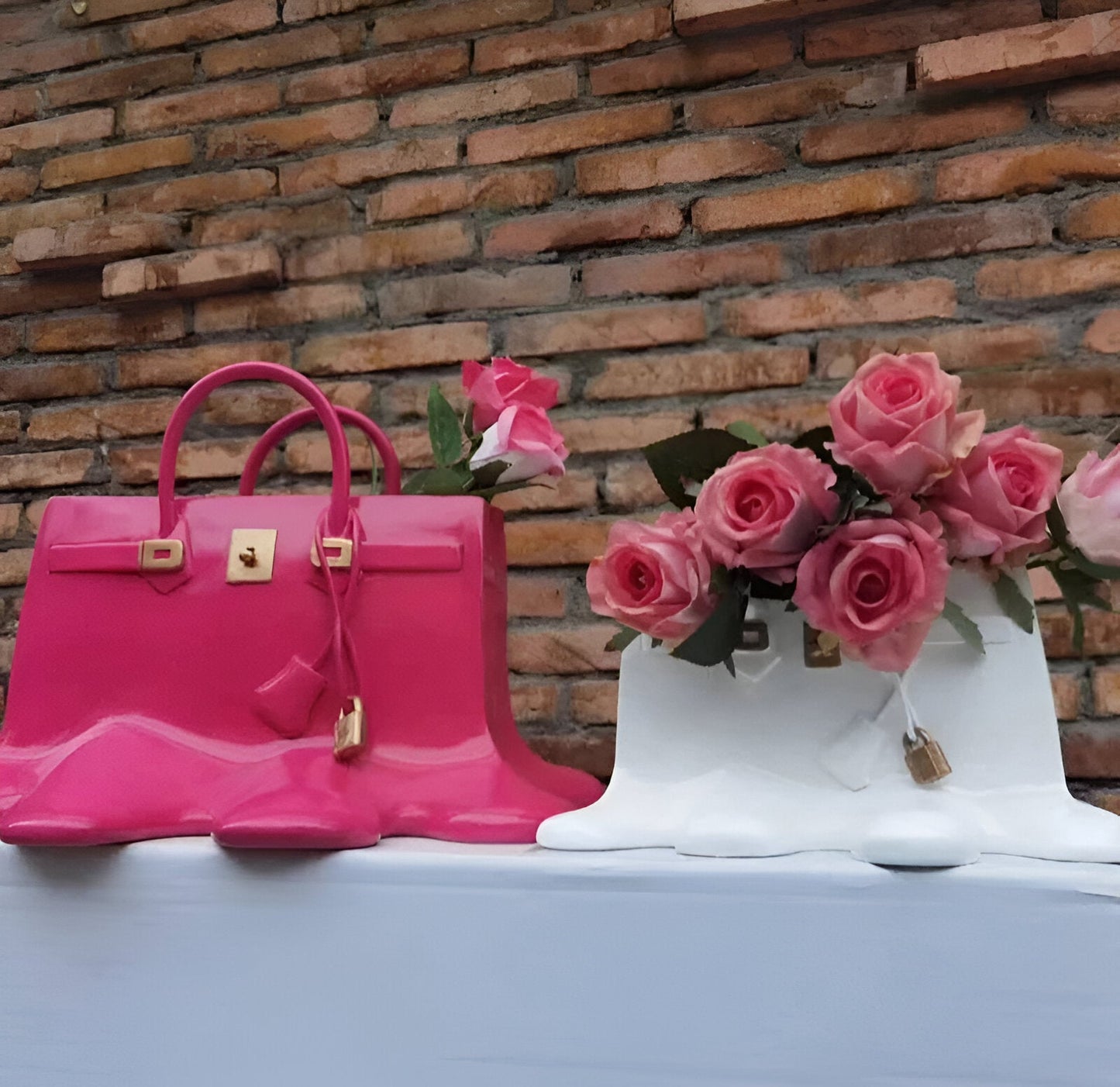 Frendorf | LuxuPurse Vasen - Stilvolle Blumentaschenvase aus Harz