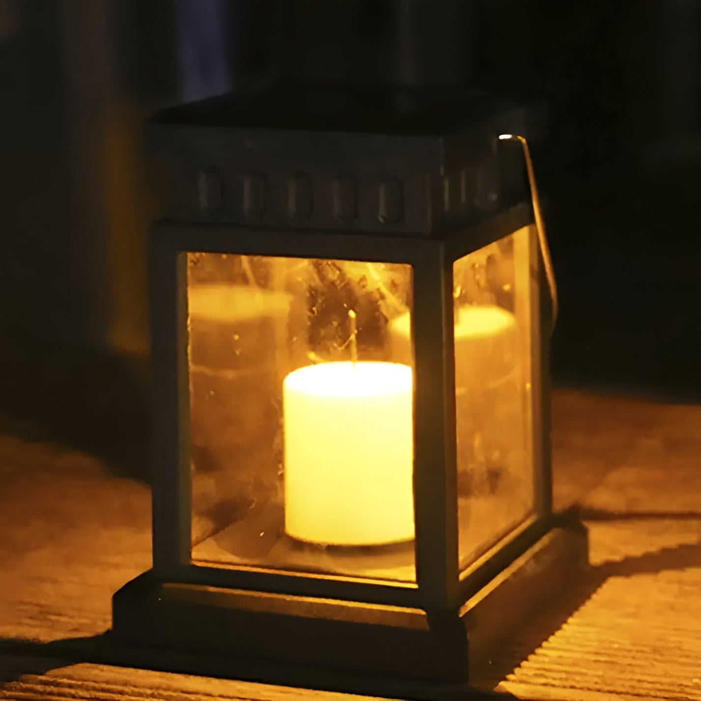 Magic Lantern - Solar-powered bulbs with dual panel control