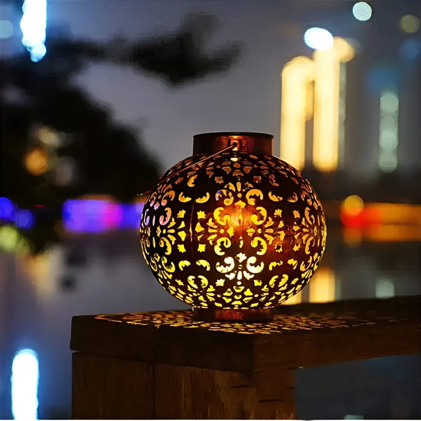 SolarGlow - Vintage Solar-powered Outdoor Light - Waterproof Outdoor Light