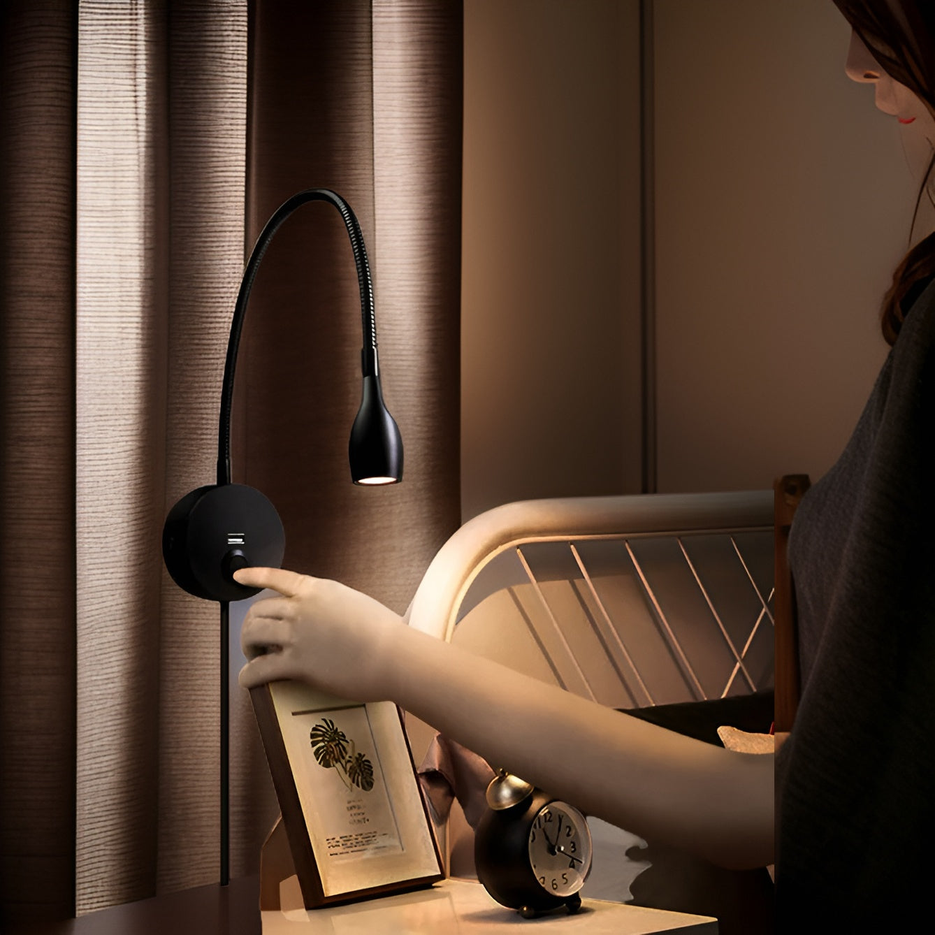 Frendorf | GlowShift-Wandlampe mit USB-Ladegerät - einstellbare Stimmungsbeleuchtung