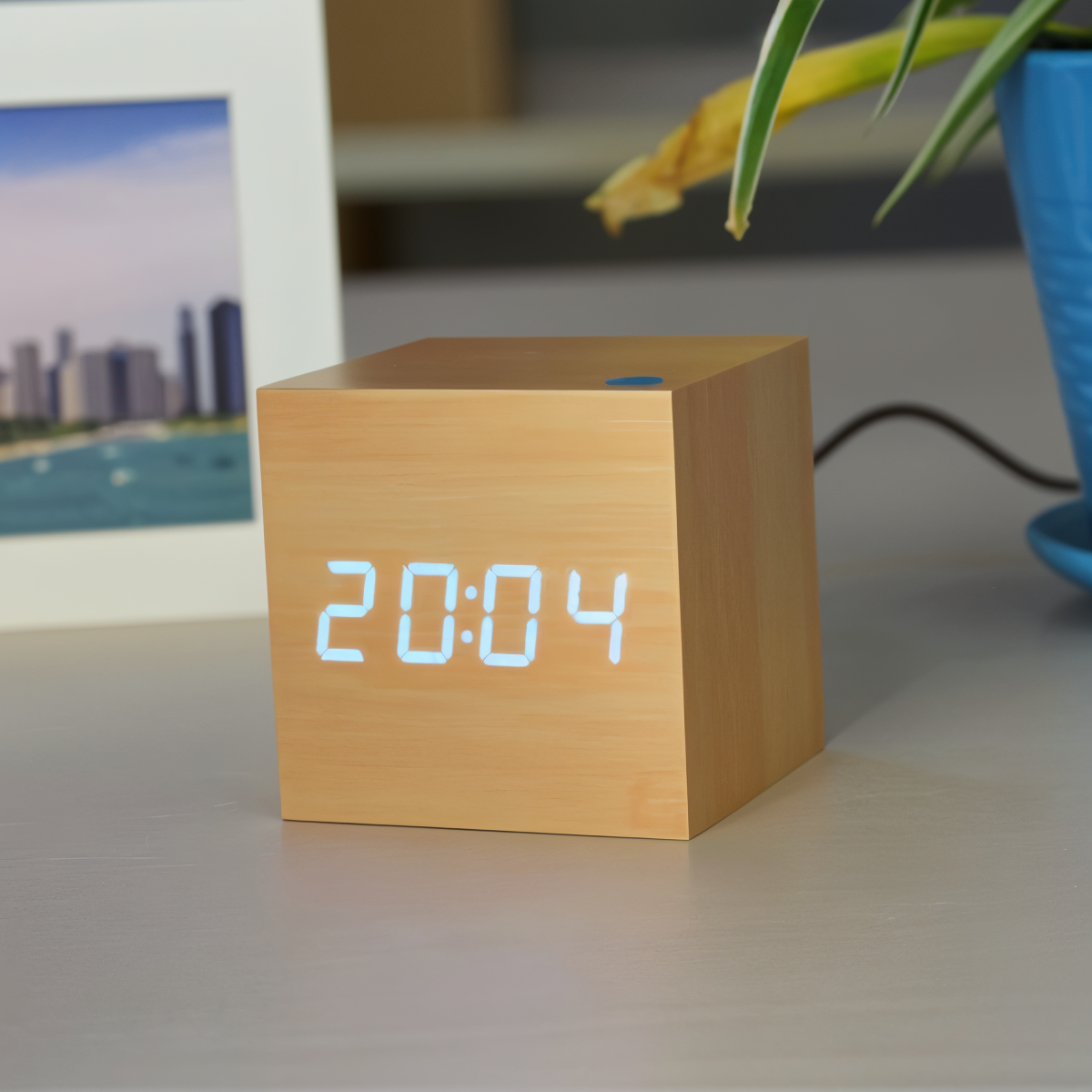 Digitale LED-Wecker - Würfeluhr - Holzuhr