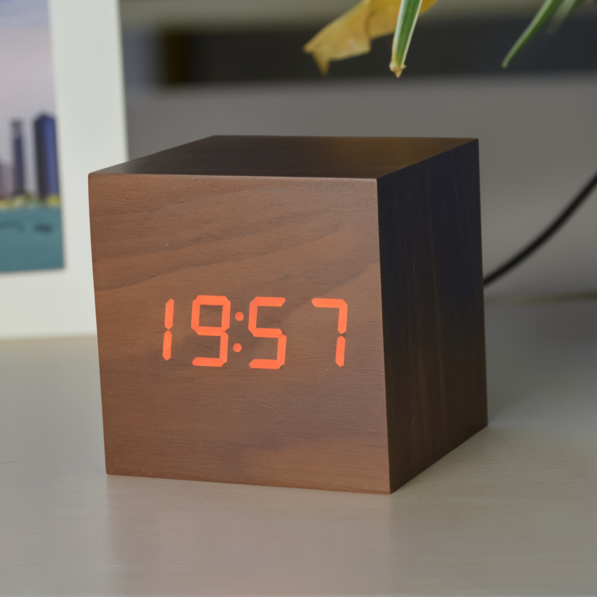 Digitale LED-Wecker - Würfeluhr - Holzuhr