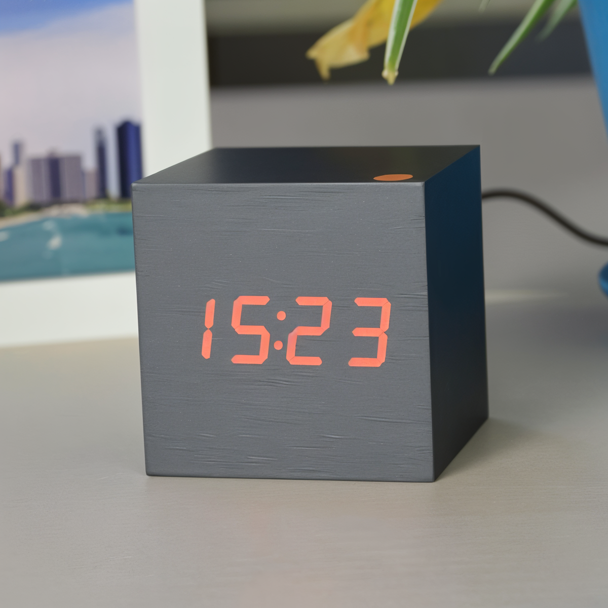 Digitale LED-Wecker - Würfeluhr - Holzuhr