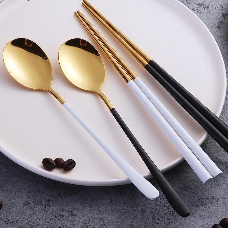KOREANISCHE ESSSTäBCHEN