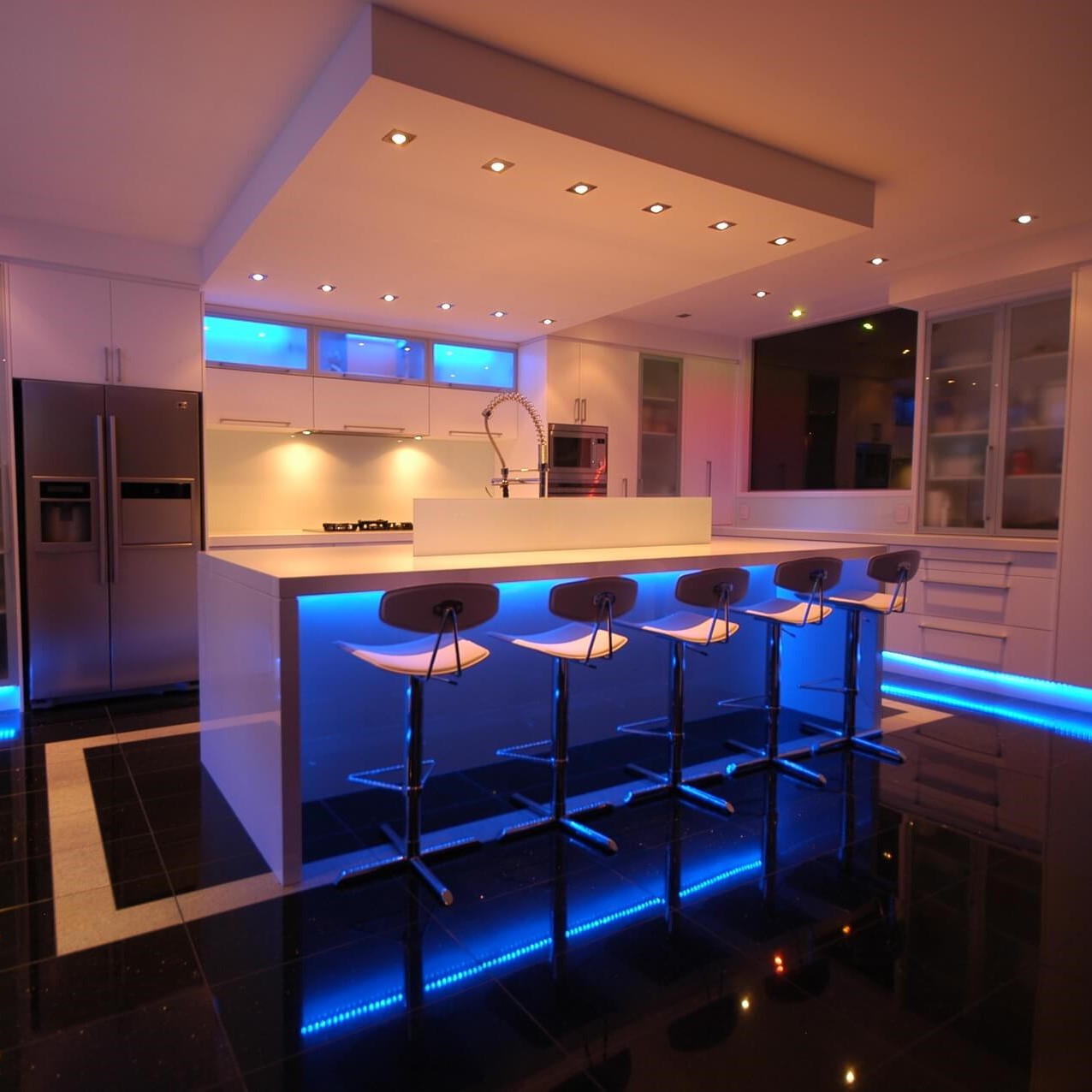 Wasserdichter Farb-LED-Streifen – Flexibles RGB-Licht mit Fernbedienung für drinnen und draußen – 5M/60 LEDs pro Meter