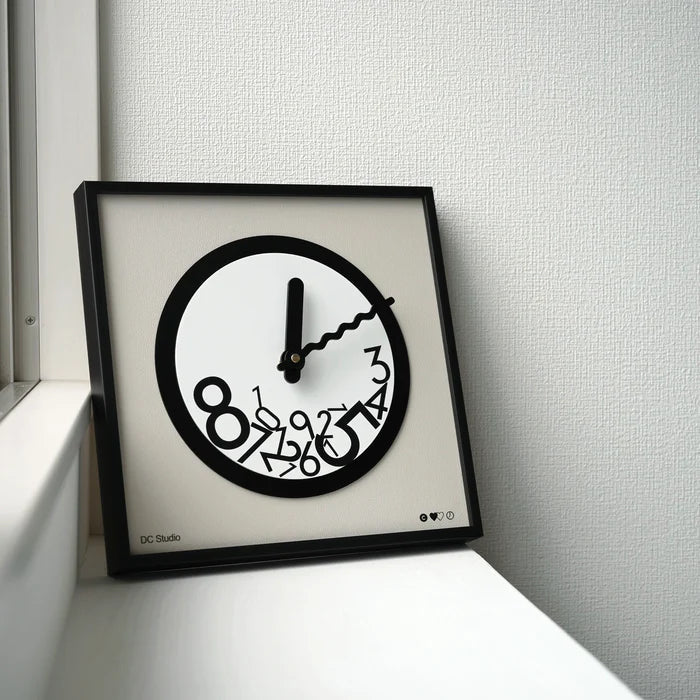 Falling Numbers Wanduhr