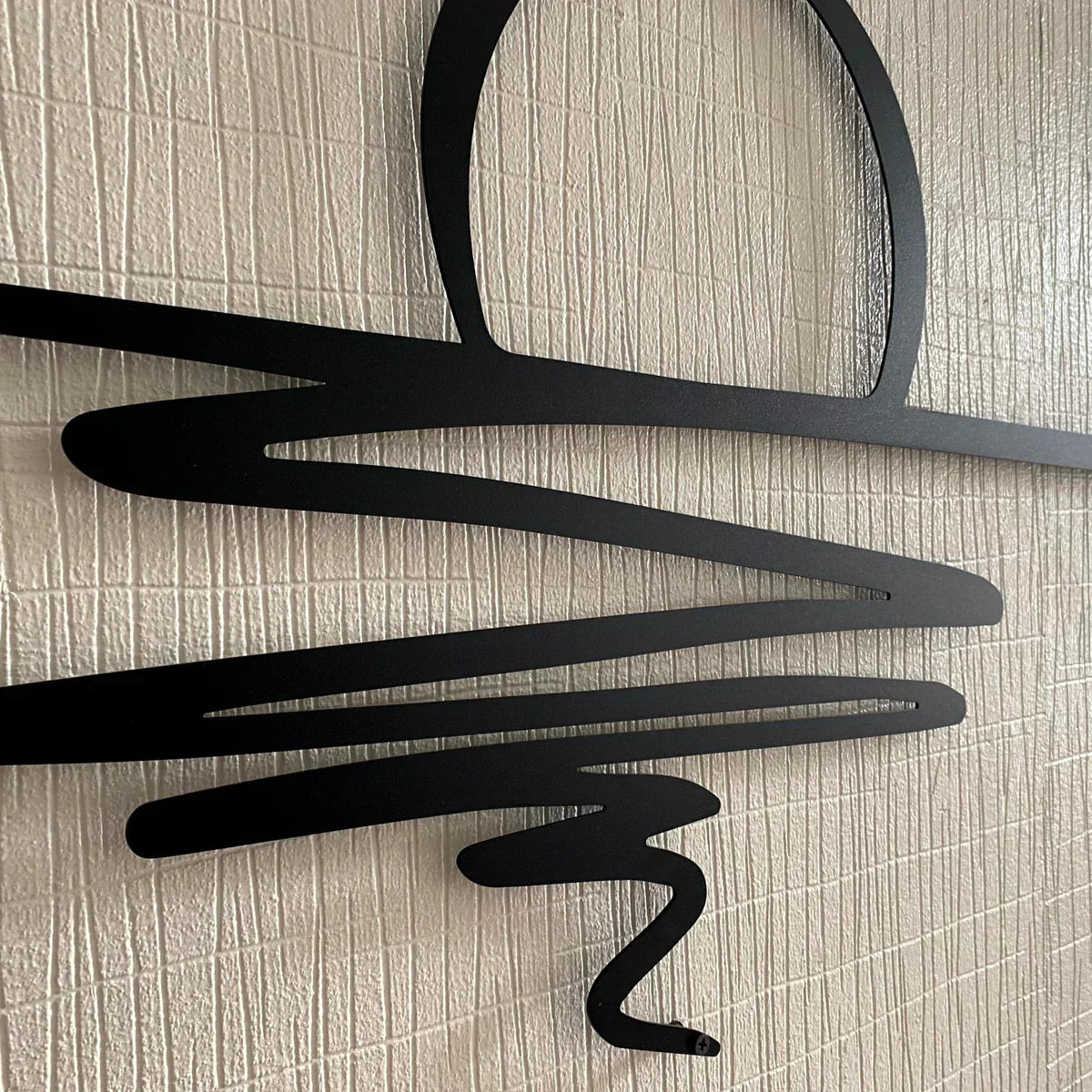 Frendorf | SereneSwirl - Moderne minimalistische Wandkunst für stilvolle Räume