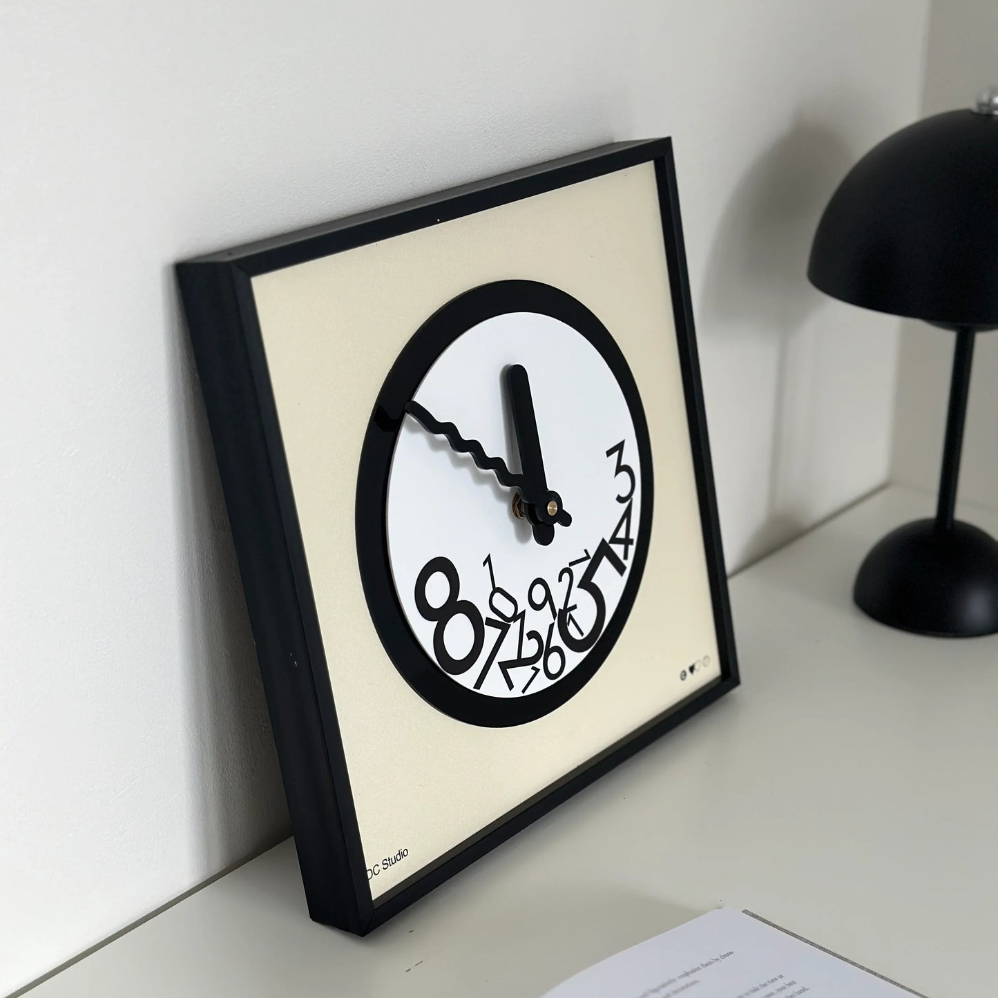 Falling Numbers Wanduhr