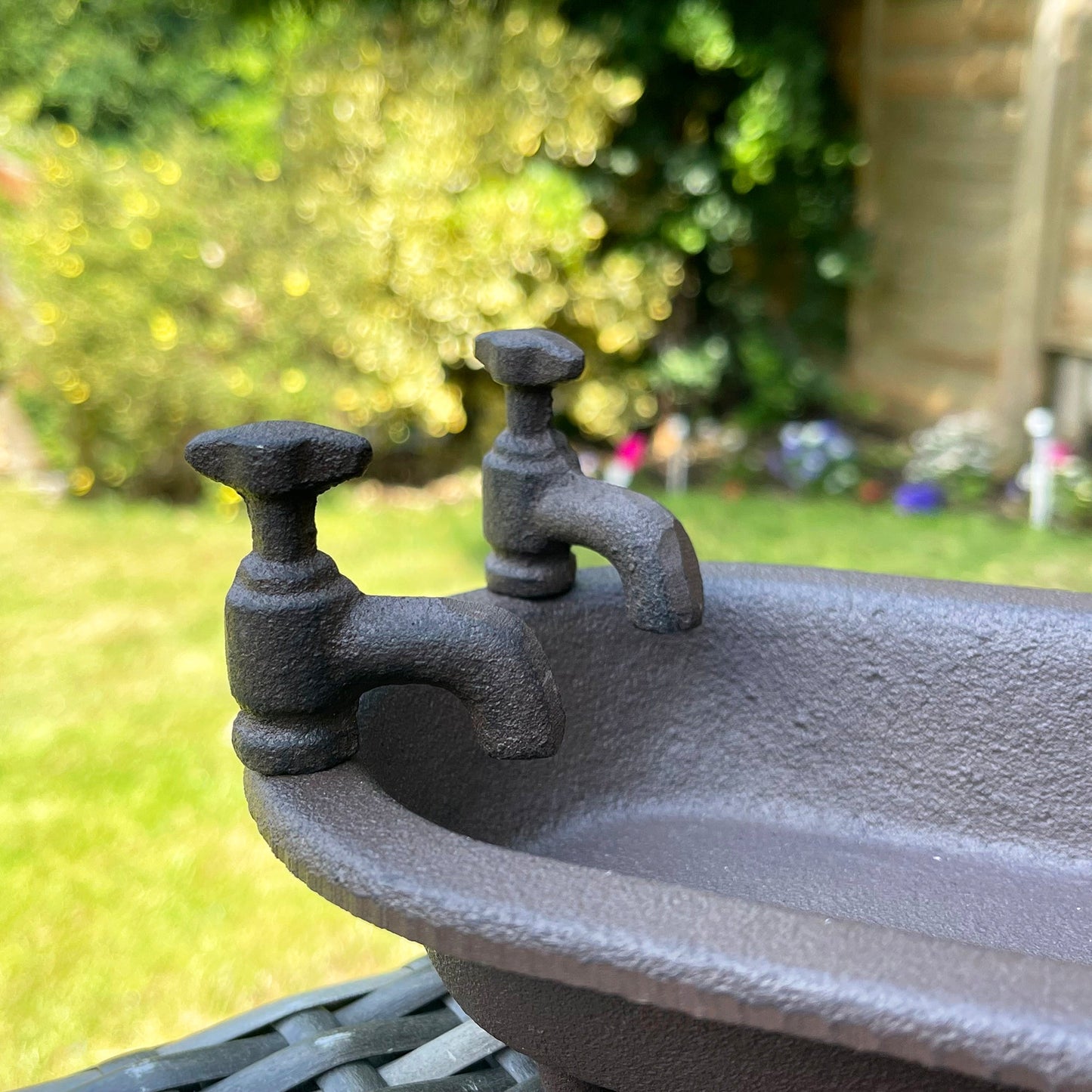 Bath Tub Cast Iron Garden Bird Feeder