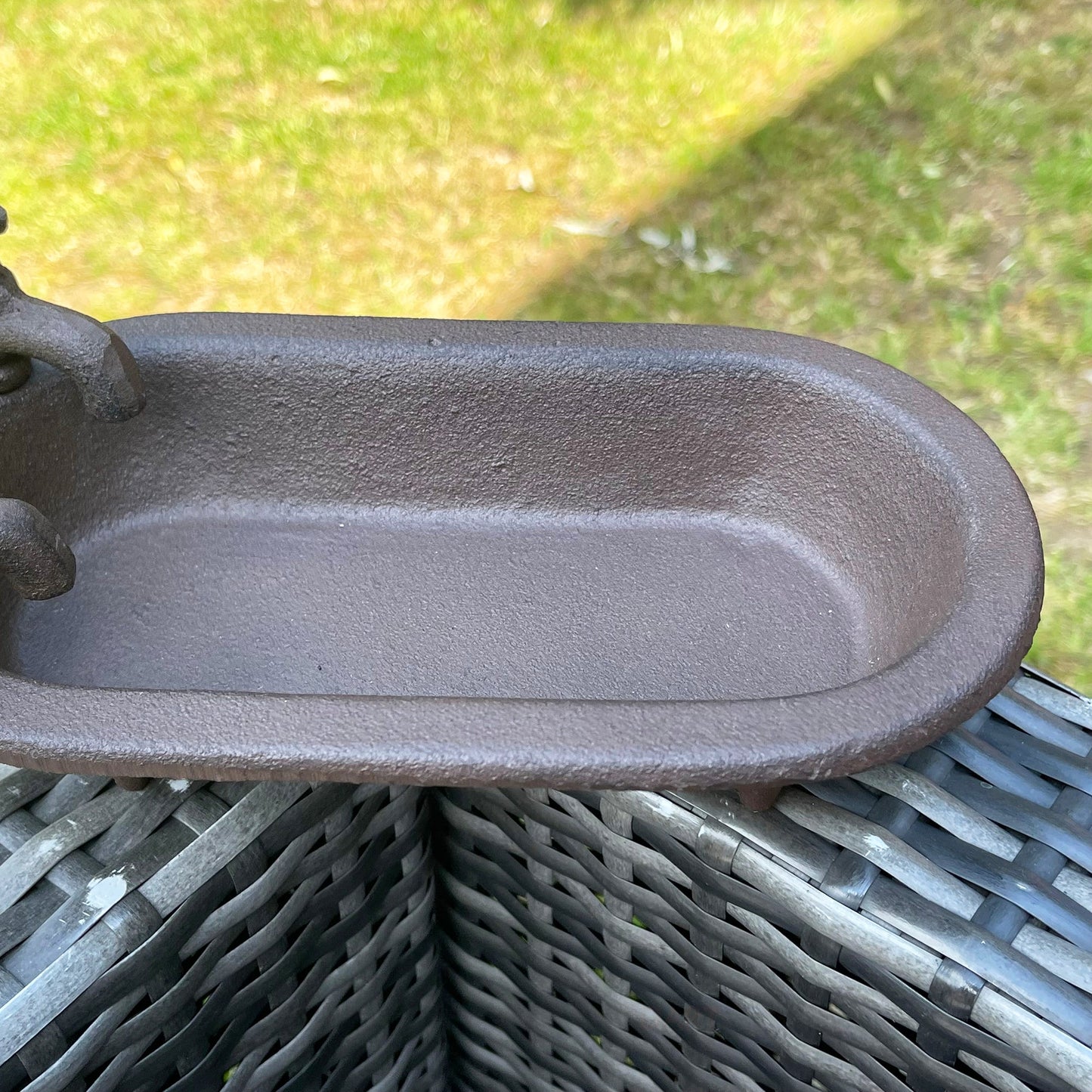 Bath Tub Cast Iron Garden Bird Feeder