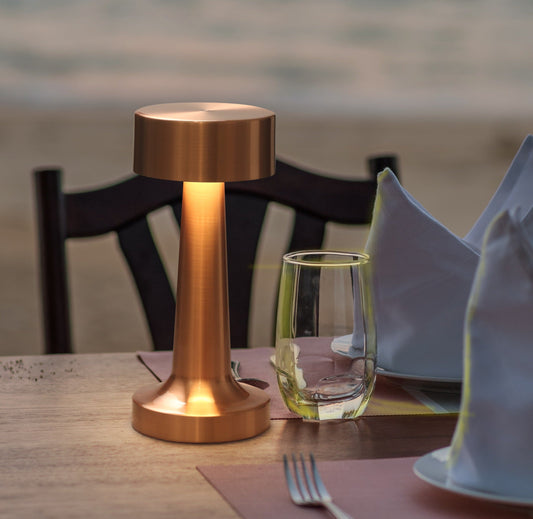 Frendorf | Lumaver | Elegante LED drahtlose Tischlampe - Kupferfinish