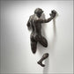Imitation Kupferharz Ornament Abstrakte Figur Wandkunst Kletterer 3D Durch Wand Statue Skulptur
