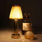 Kabellose Led-Tischlampe Aus Metall Mit Seide