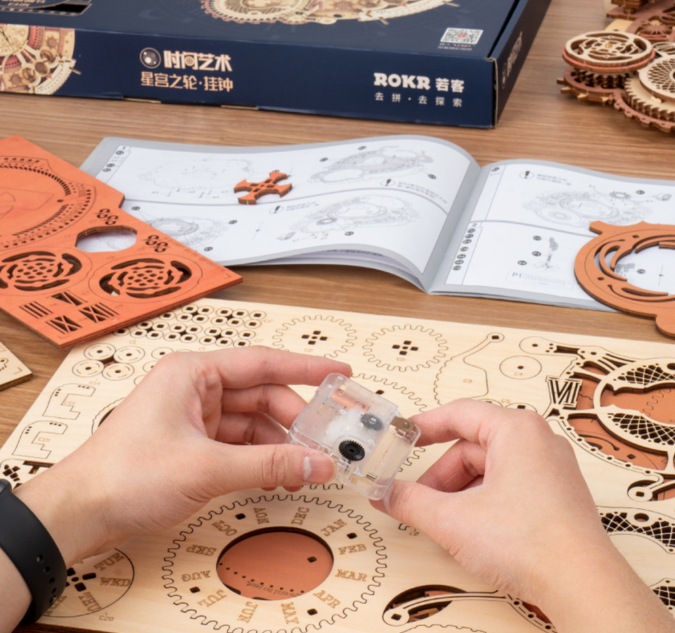 Frendorf | Zodiac Wanduhr und Kalender