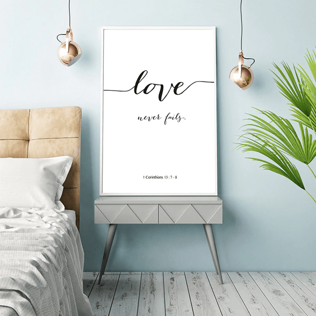 Wandkunst mit Bibelversen zum Thema Liebe und Glaube