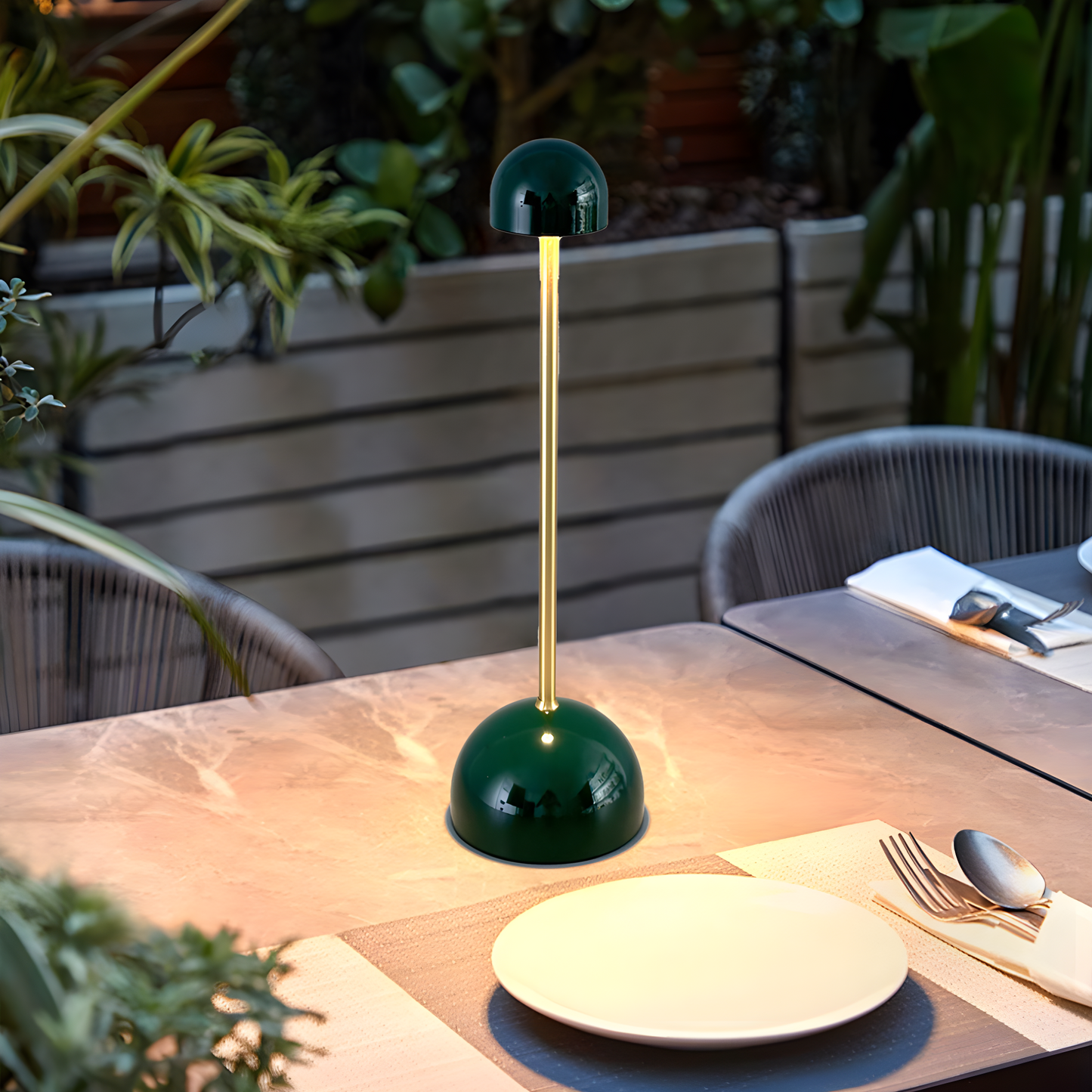 Frendorf | Soluna Minimalistische Drahtlose LED-Schreibtischlampe – Weiches, umgebendes Licht