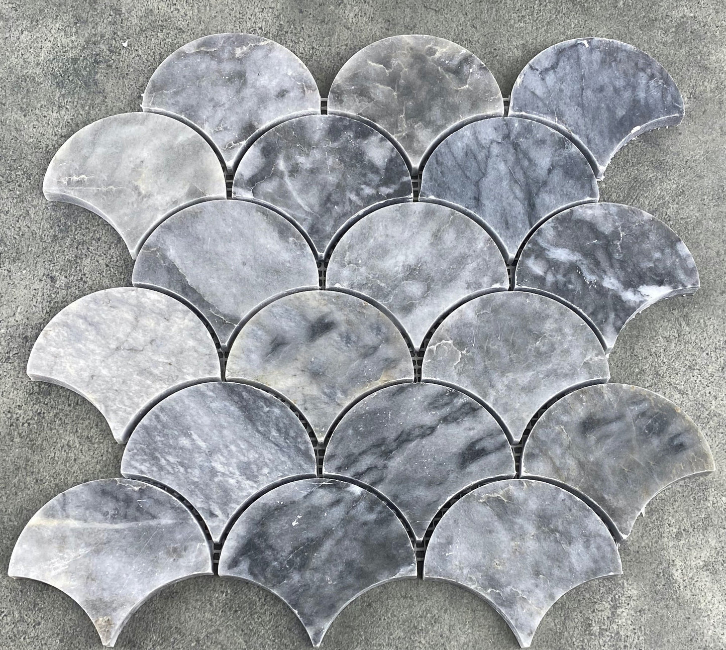 Luna Sky Marmor Laguna auf 12" x 12" Netz-Mosaikfliese - Belair-Kollektion