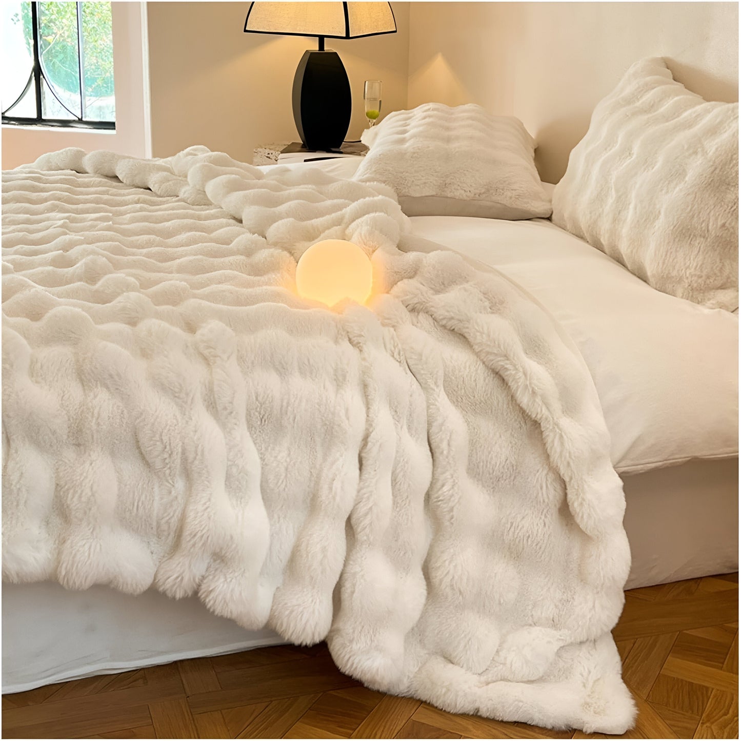 LuxeFleece - Kuschelige und elegante Wärmedecke für unterwegs Komfort