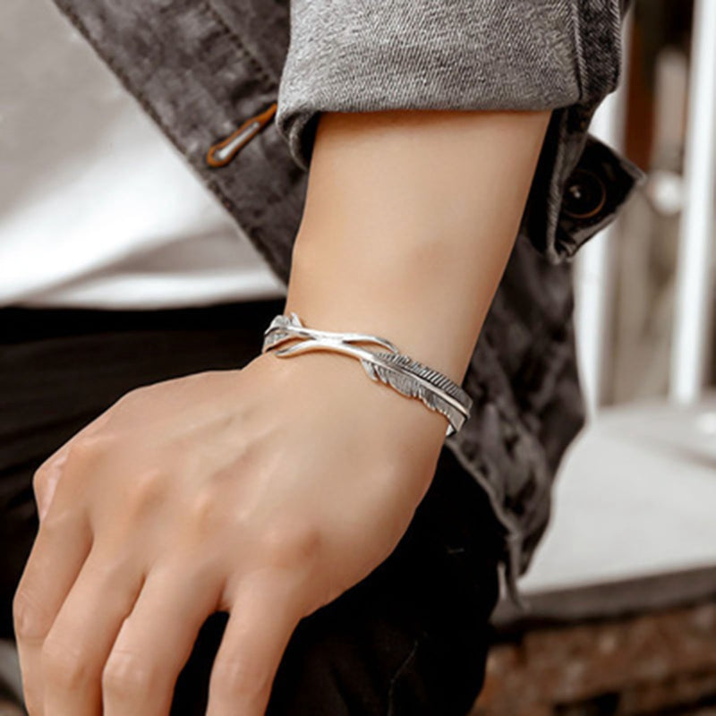 Frendorf | Verstellbares Armband mit silbernen Federn