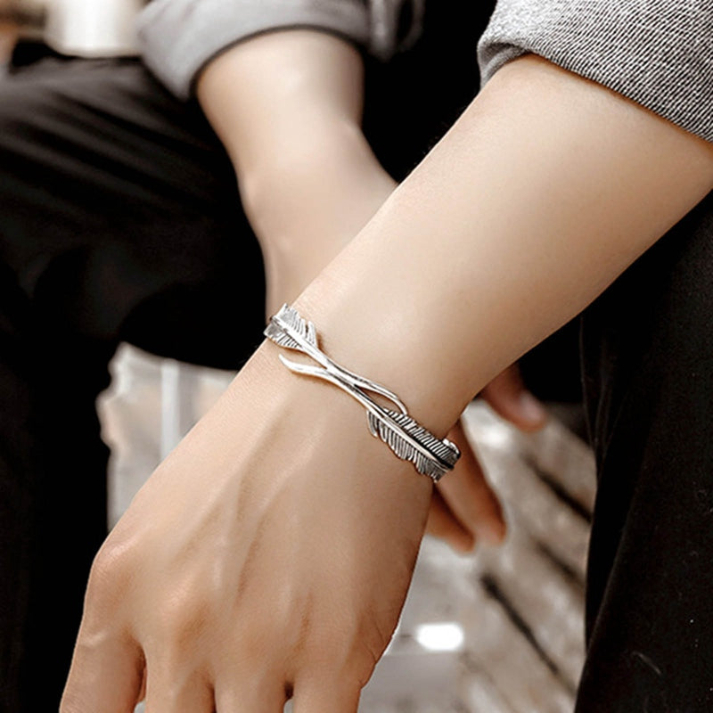 Frendorf | Verstellbares Armband mit silbernen Federn
