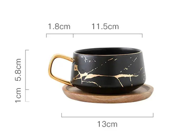 Marmormuster Kaffeetasse mit Goldverzierung