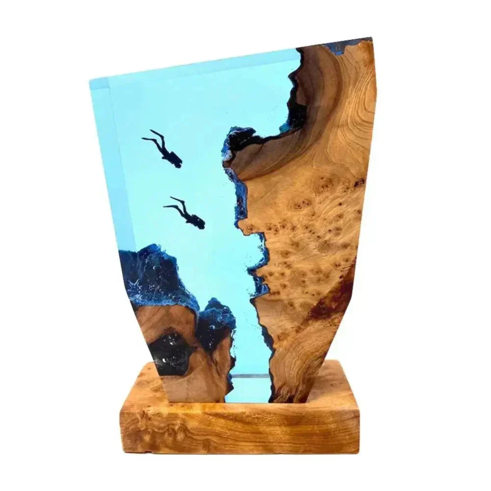 Frendorf | Marideep – Tiefseetaucher Tischlampe mit Holzsockel & ambienter Beleuchtung