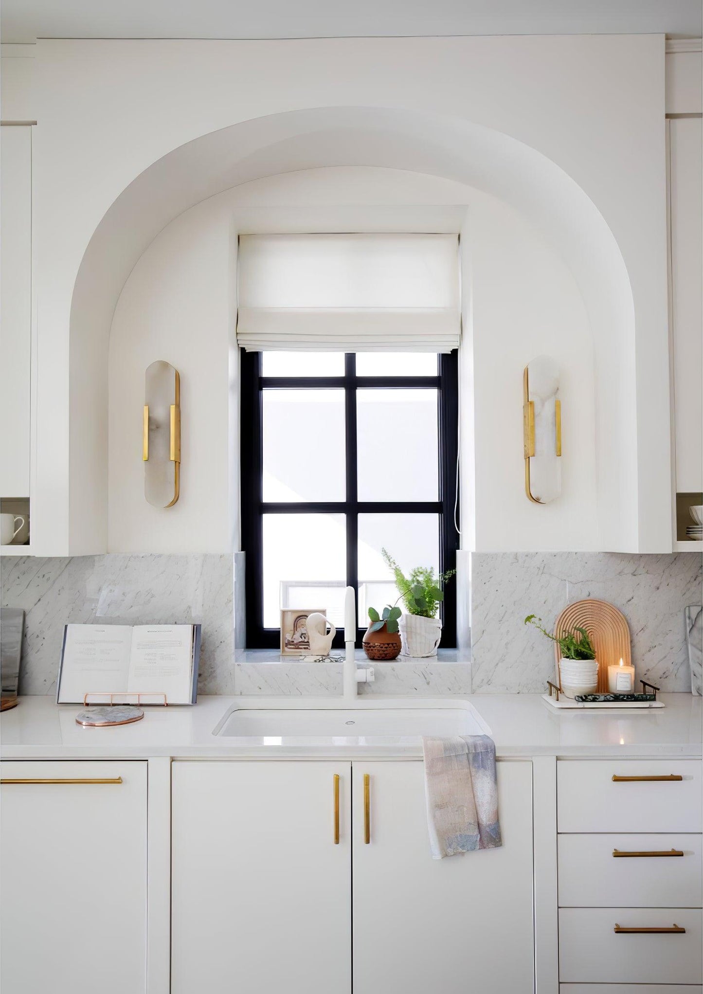 Frendorf | Bringen Sie einen Hauch von Eleganz mit unserer Alabasterlampe