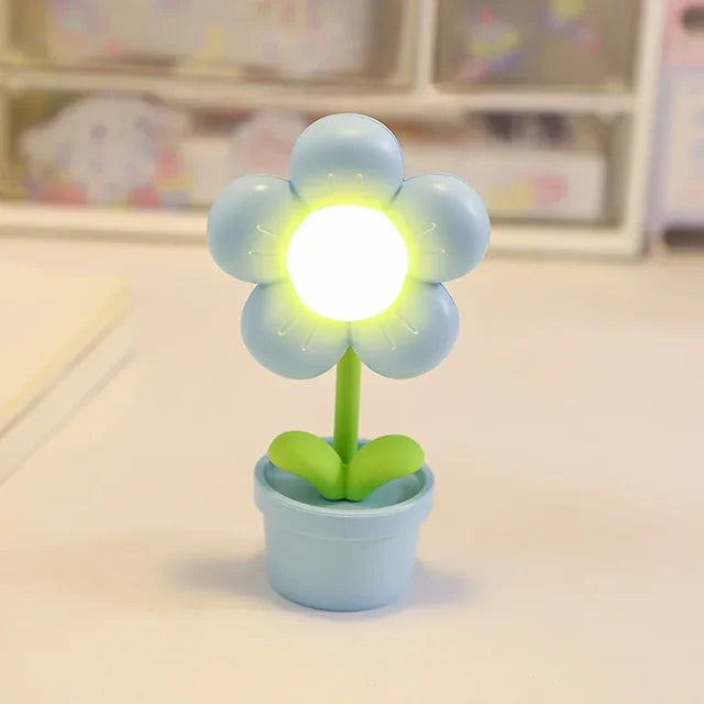 Frendorf | BloomAura – Elegante kleine Tischlampe mit Blumendesign für sanfte Beleuchtung