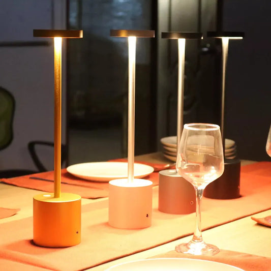 Frendorf | LumaLite Wiederaufladbare LED-Tischlampe | Kabellos | Dimmbar | Modernes Design für Restaurants und Zuhause