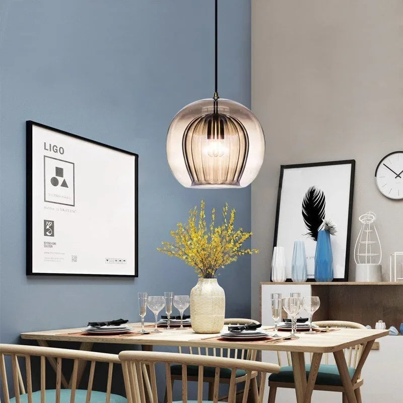 LuxeSphere – Moderne Hängelampe aus Glas
