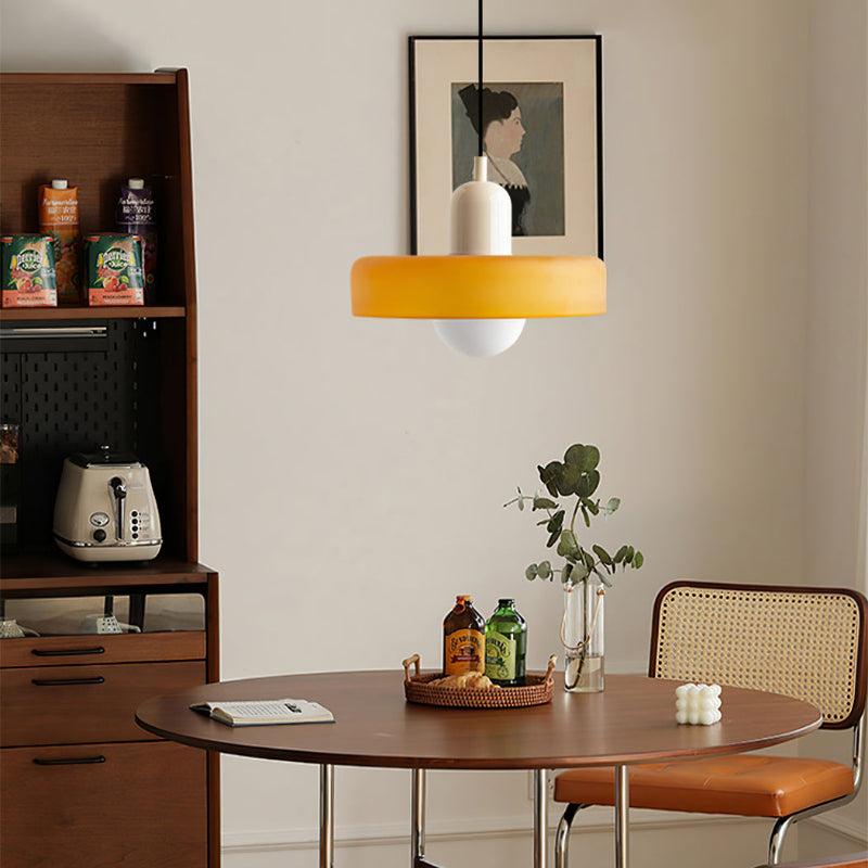 Frendorf |  Pendelleuchte aus farbigem Glas | Elegante Hängeleuchte im Bauhaus-Stil | Designlampe für Wohnzimmer & Esszimmer