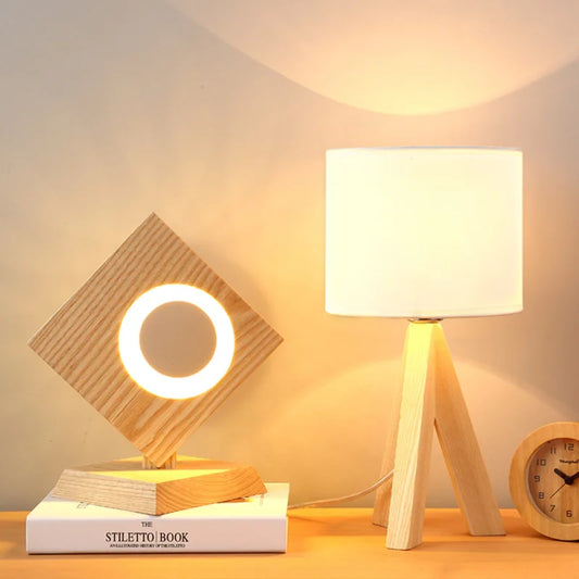 EcoLight – Tischlampe aus Holz mit modernem Design