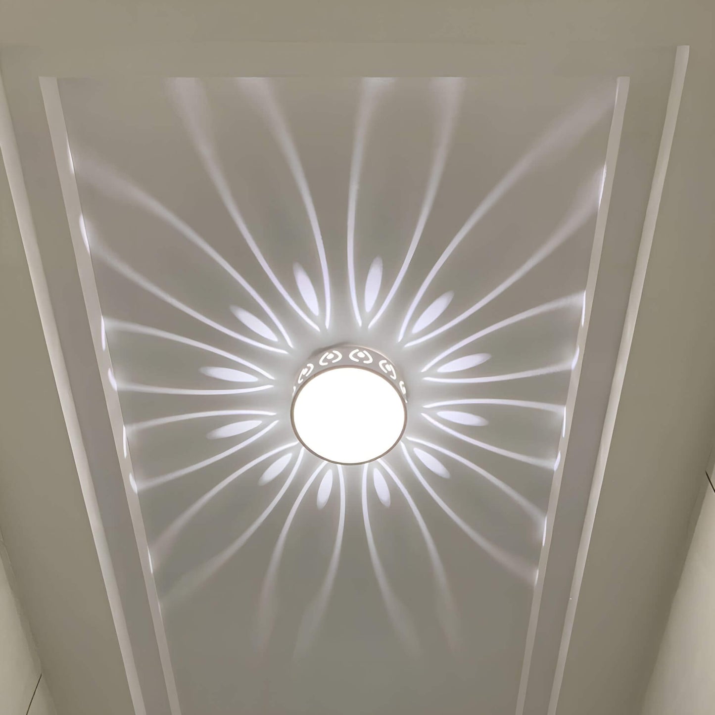 Moderne LED-Deckenleuchte - für Eingang, Flur und Balkon