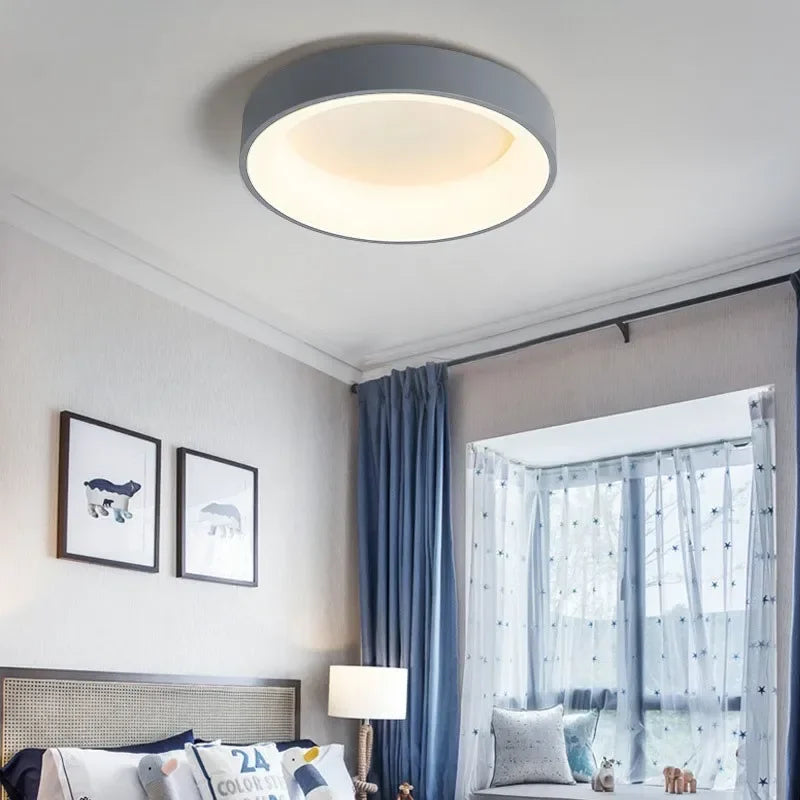 CelestialBeam - Runde norwegische LED-Deckenlampe für moderne Innenräume